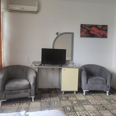 Кианти Hotel Kurdzhali ภายนอก รูปภาพ