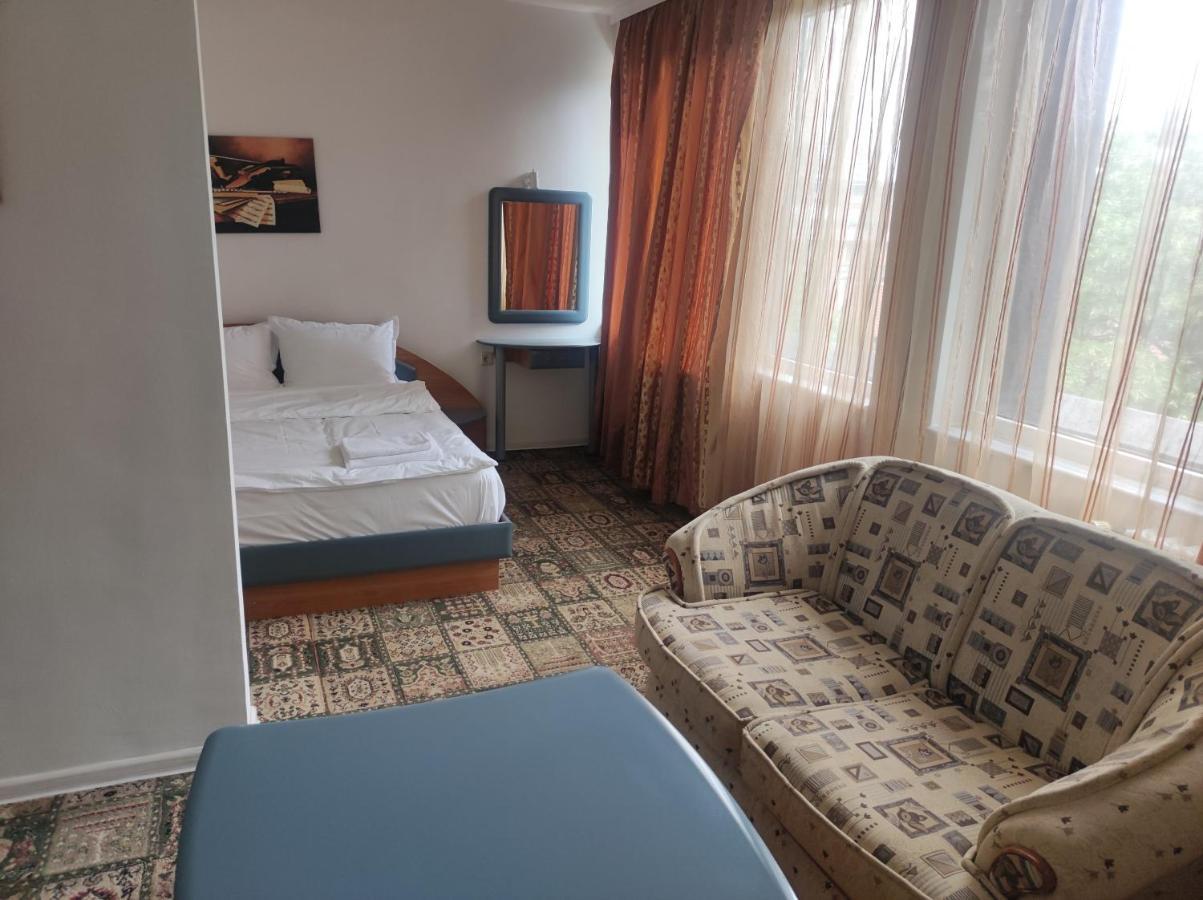 Кианти Hotel Kurdzhali ภายนอก รูปภาพ